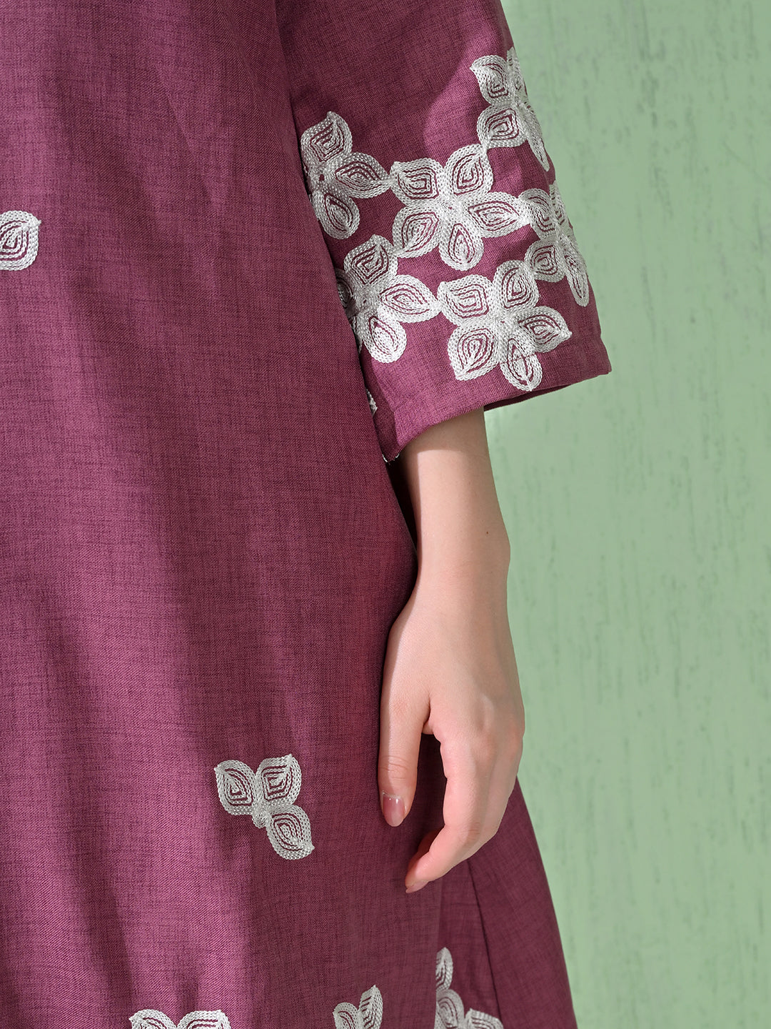 Myshka Women's Embroidered Calf Length Mauve Kurta With Palazzo