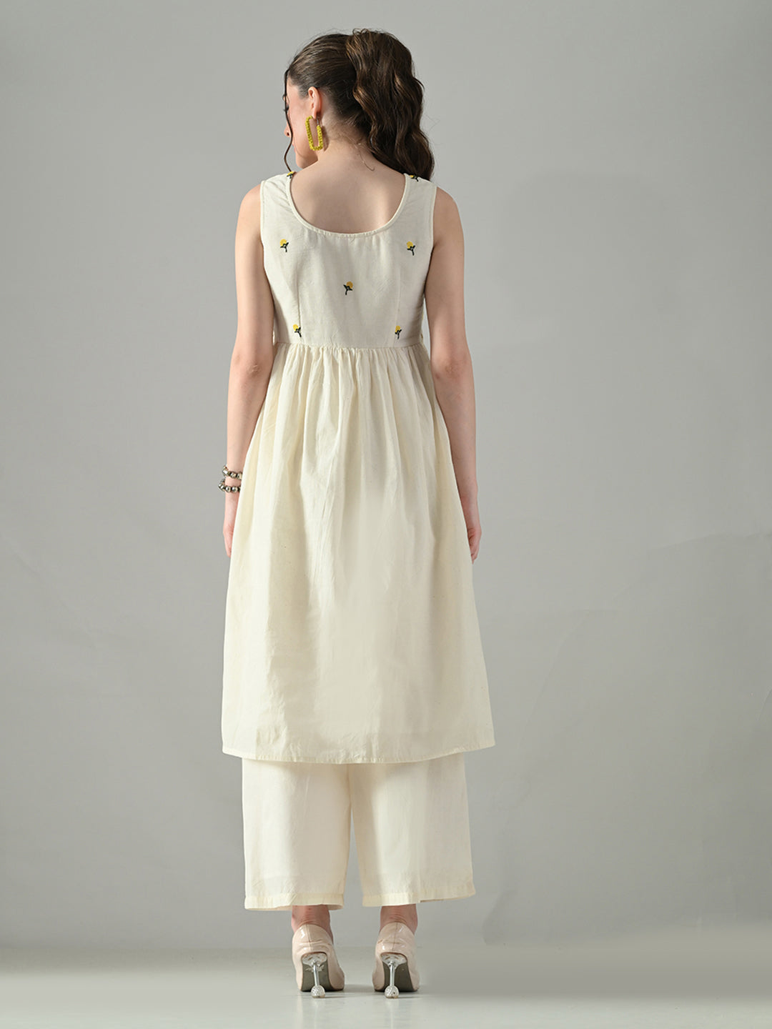 Myshka Women Off White Embroidered Long Kurta With Front Slit Trouser - Distacart