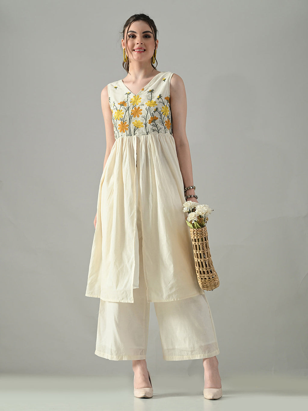Myshka Women Off White Embroidered Long Kurta With Front Slit Trouser - Distacart