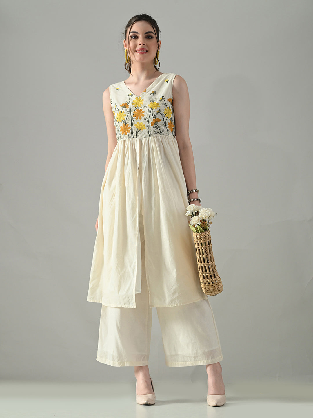 Myshka Women Off White Embroidered Long Kurta With Front Slit Trouser - Distacart