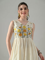 Myshka Women Off White Embroidered Long Kurta With Front Slit Trouser - Distacart