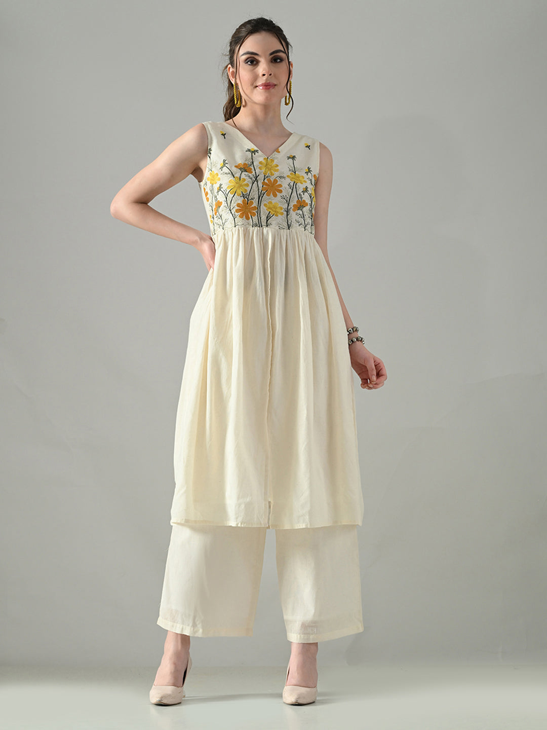 Myshka Women Off White Embroidered Long Kurta With Front Slit Trouser - Distacart