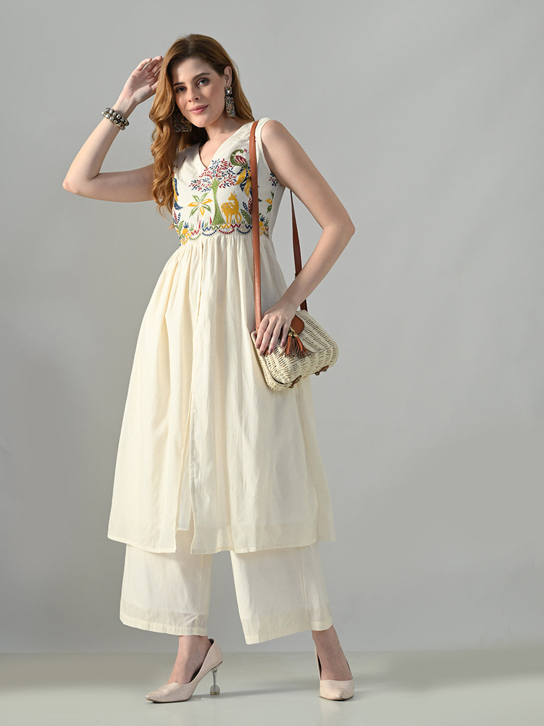 Myshka Women Off White Embroidered Long Kurta With Front Slit Trouser - Distacart