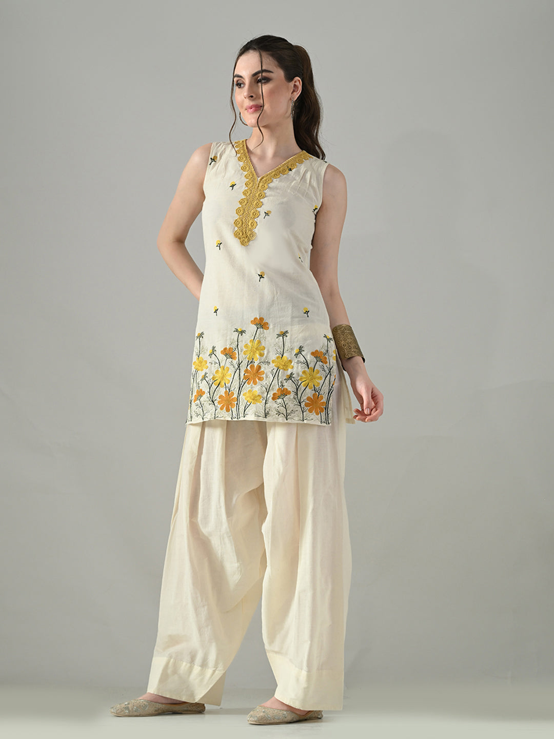 Myshka Women Off White Embroidered Short Kurta With Farsi Salwar - Distacart