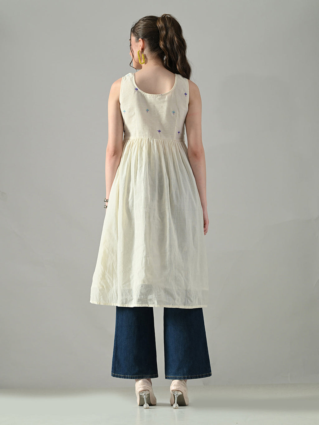 Myshka Women Off White Multicolor Thread Embroidered Sleeveless Long Kurta - Distacart