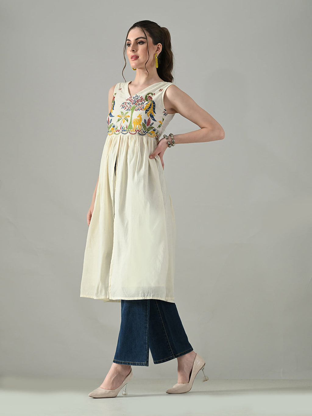 Myshka Women Off White Multicolor Thread Embroidered Sleeveless Long Kurta - Distacart