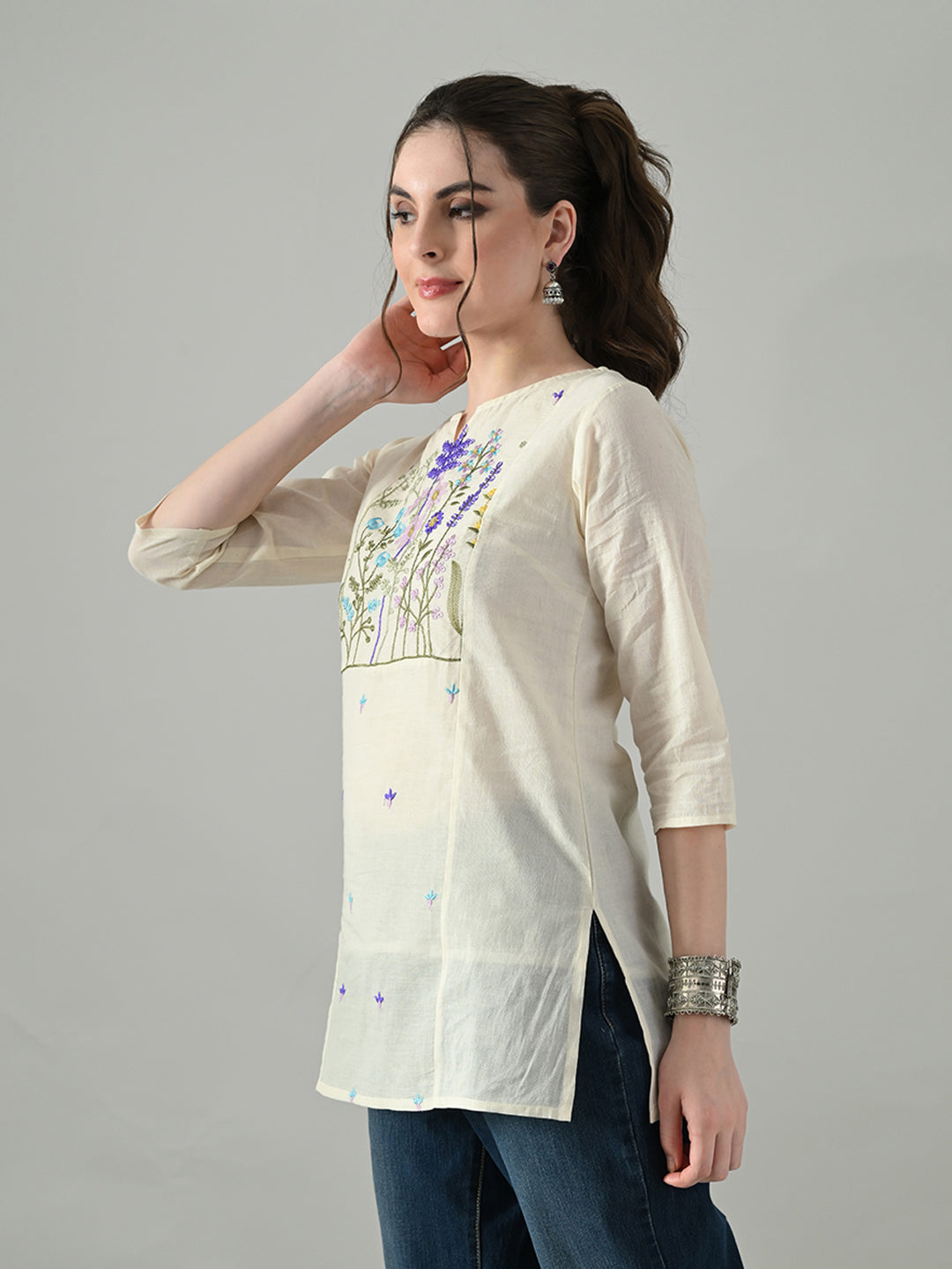 Myshka Women Off White Multicolor Thread Embroidered Tunic Three Quarter Sleeves Round Neck