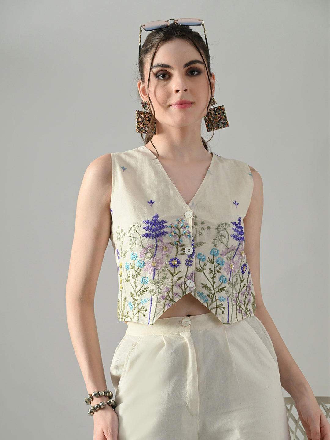 Myshka Women Off White Multicolor Thread Embroidered Co-Ord Set