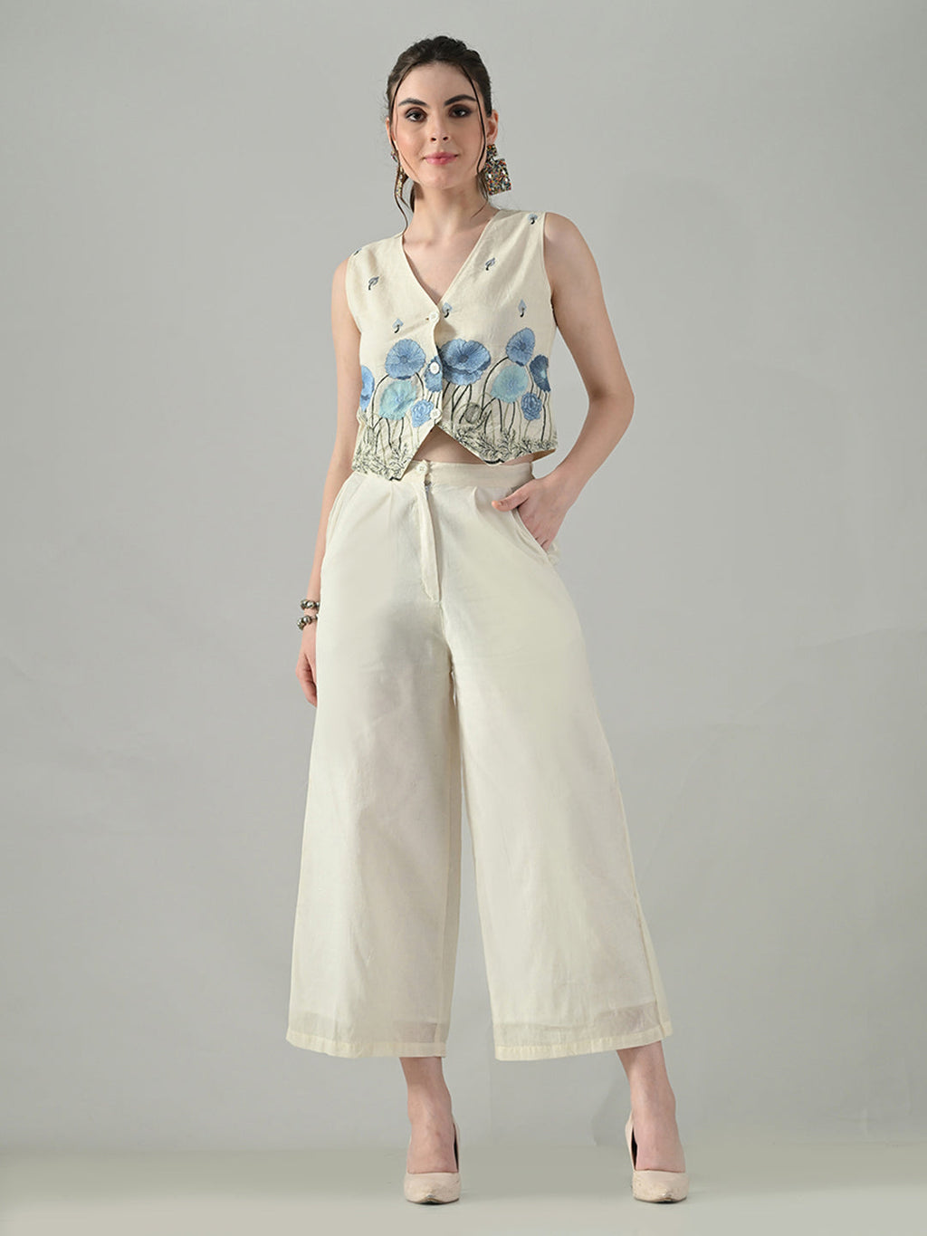 Myshka Women Off White Multicolor Thread Embroidered Co-Ord Set