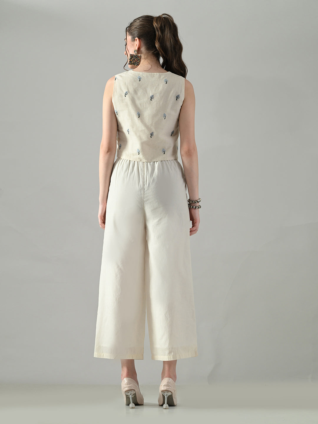 Myshka Women Off White Multicolor Thread Embroidered Co-Ord Set