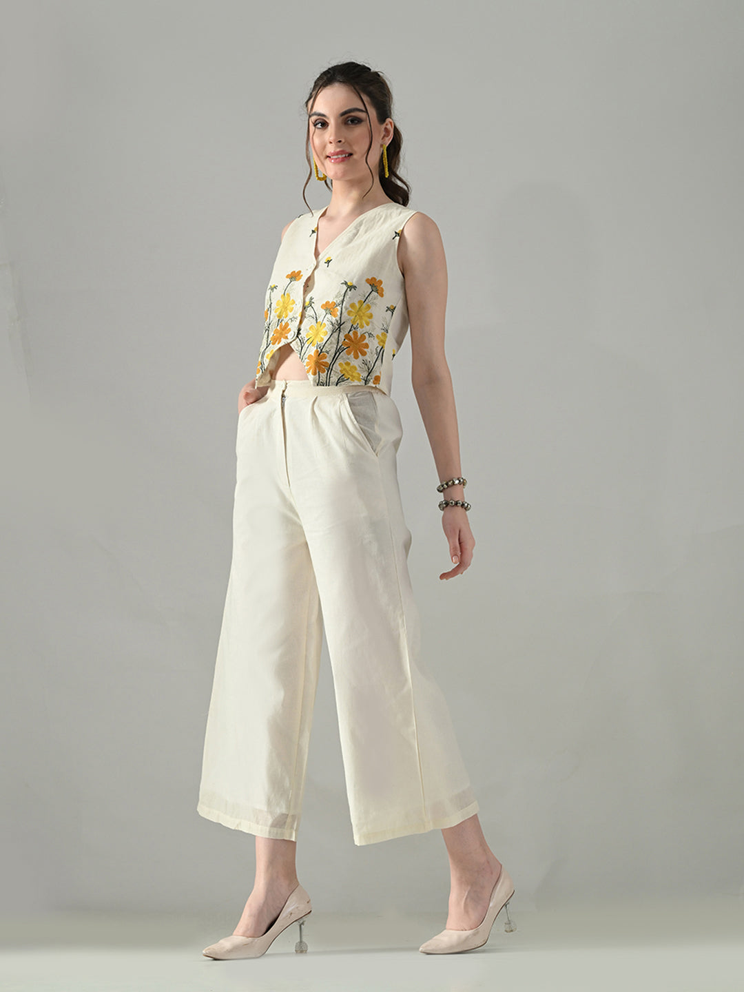 Myshka Women Off White Multicolor Thread Embroidered Co-Ord Set