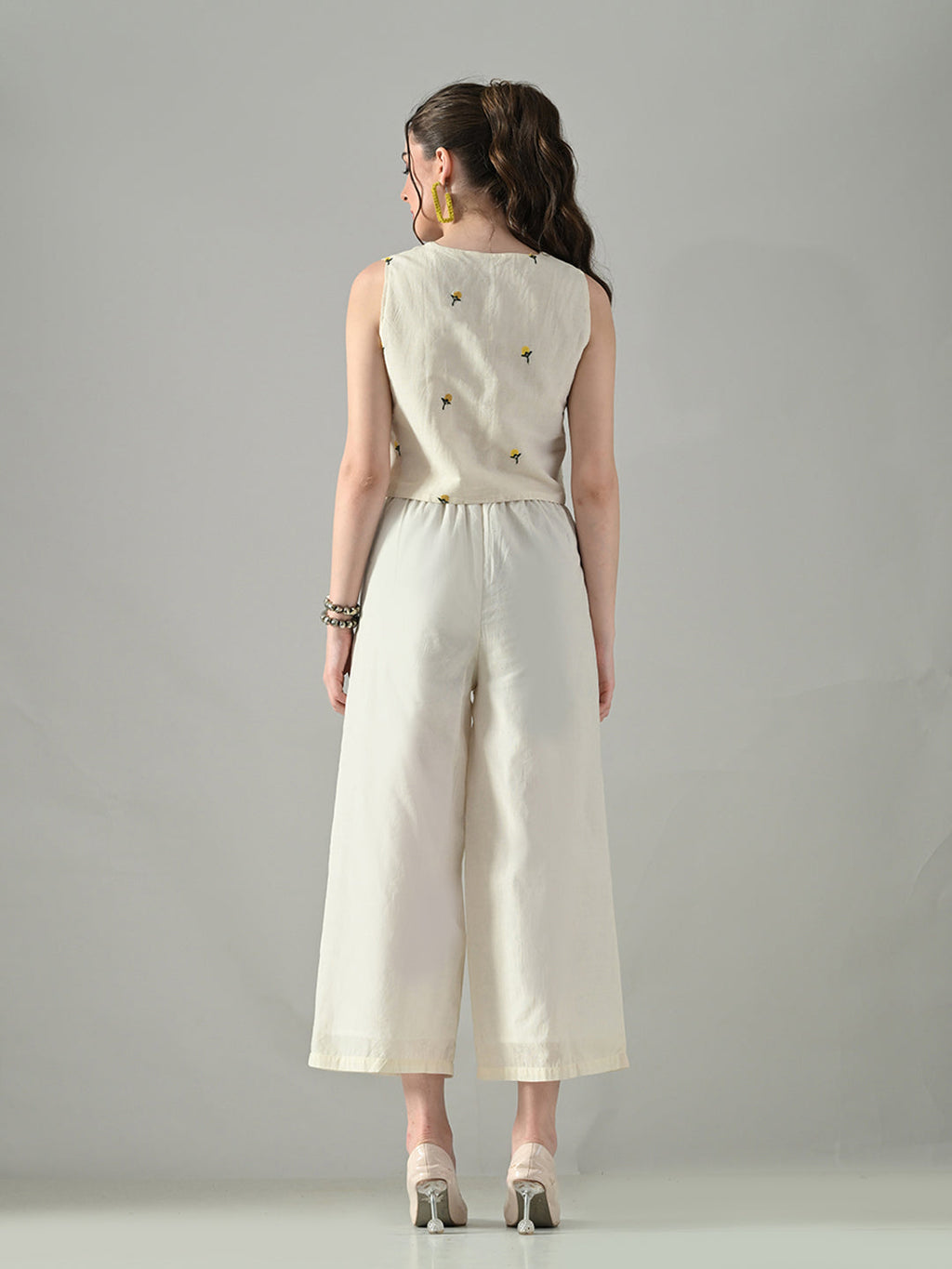 Myshka Women Off White Multicolor Thread Embroidered Co-Ord Set