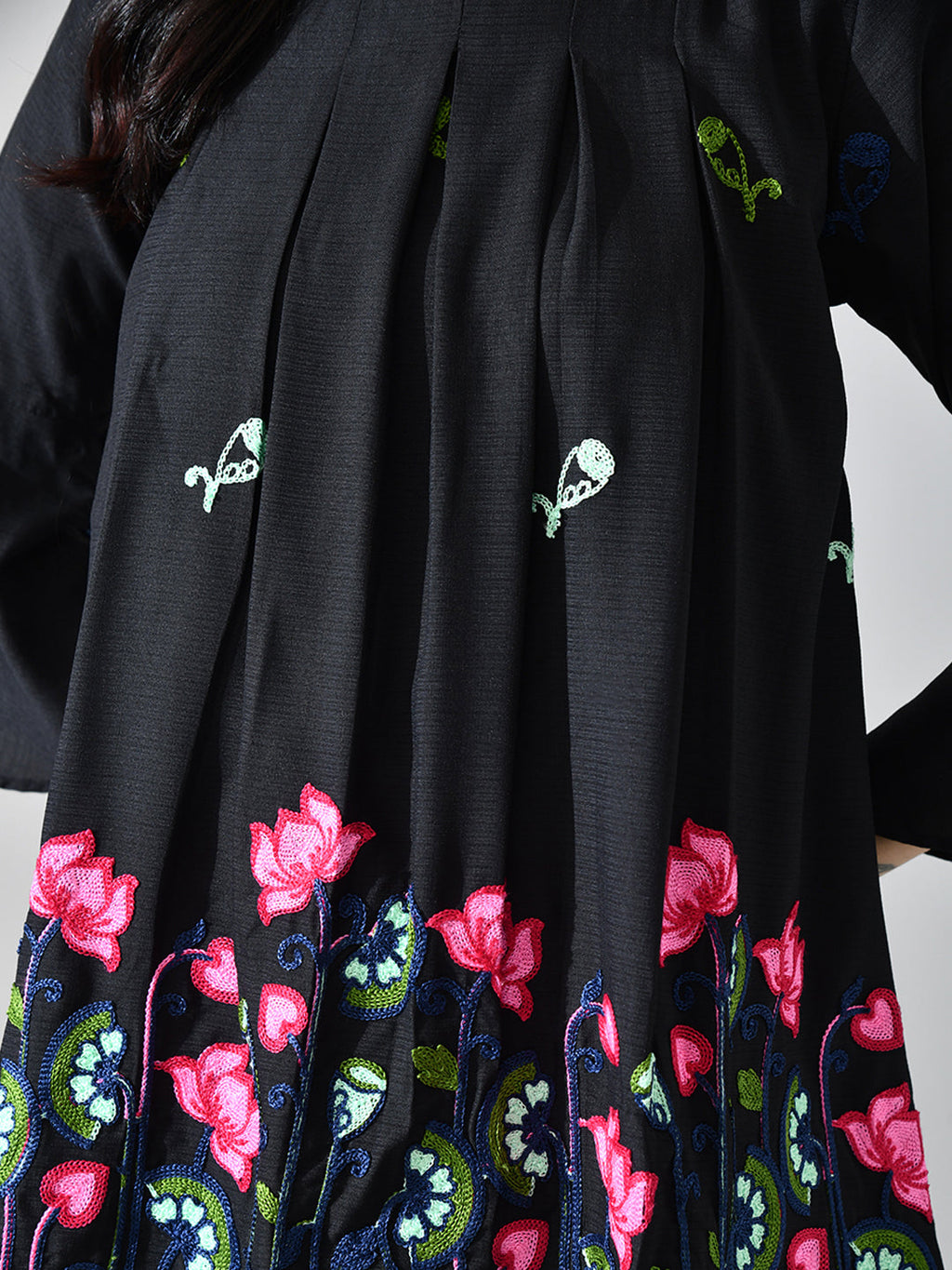 Myshka Women Black Multicolor Thread Embroidered Three-Quarter Sleeve Top