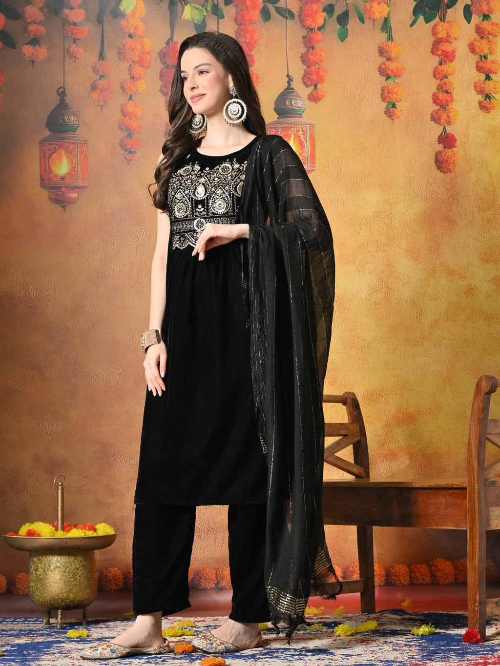 Myshka Women Black Velvet Embroidered Yoke Sleeveless Kurta Set with Dupatta - Distacart