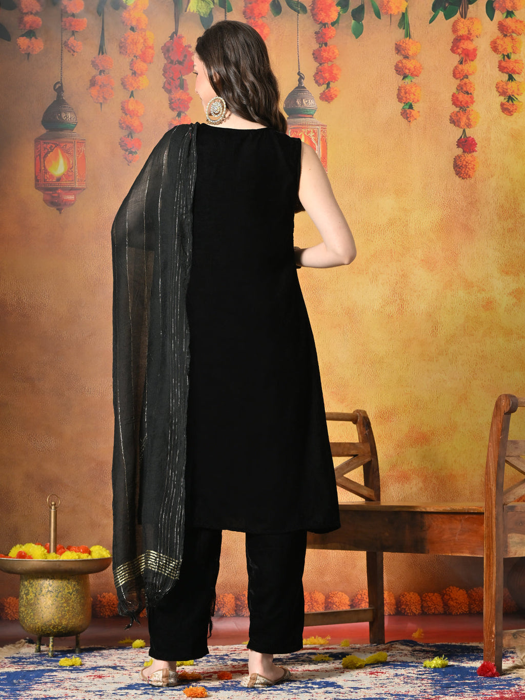 Myshka Women Black Velvet Embroidered Yoke Sleeveless Kurta Set with Dupatta - Distacart