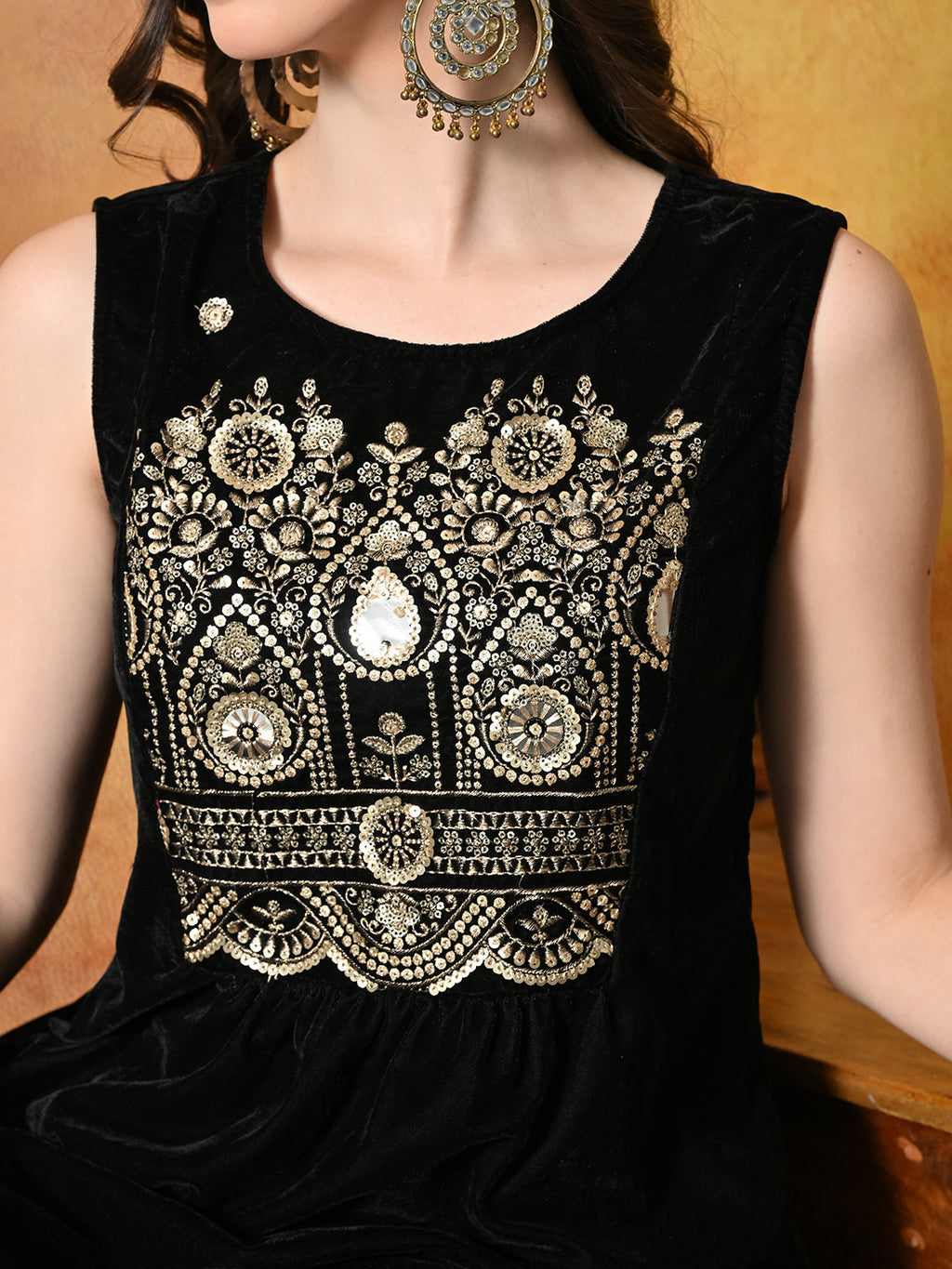 Myshka Women Black Velvet Embroidered Yoke Sleeveless Kurta Set - Distacart