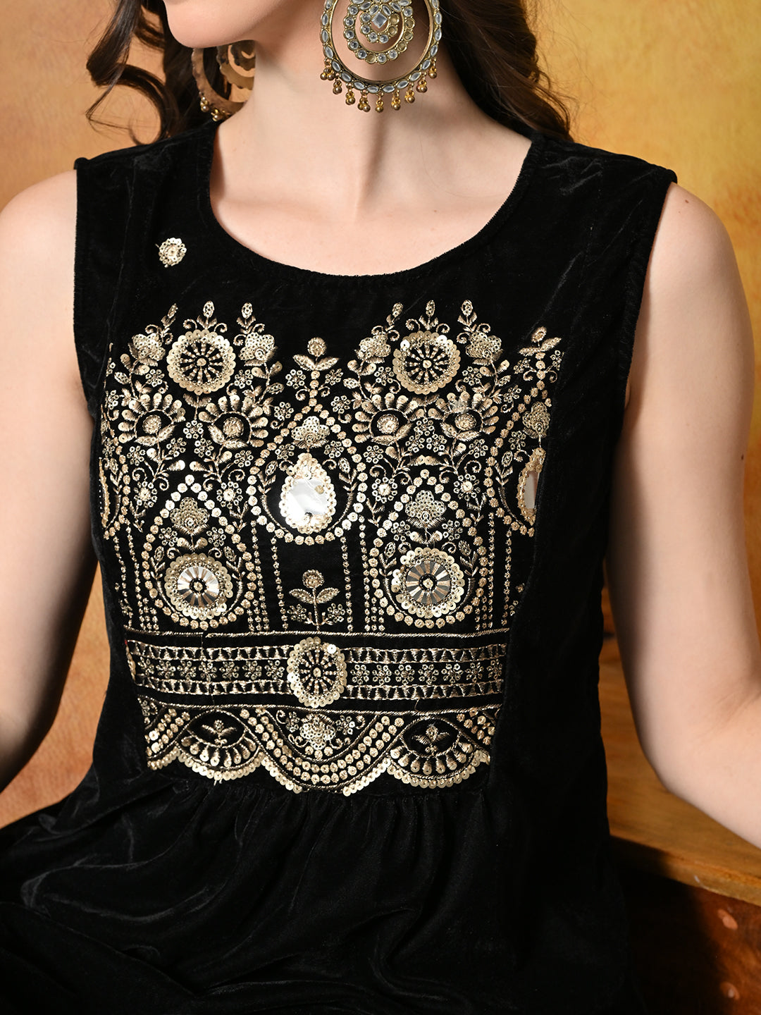 Myshka Women Black Velvet Embroidered Yoke Sleeveless Kurta Set - Distacart