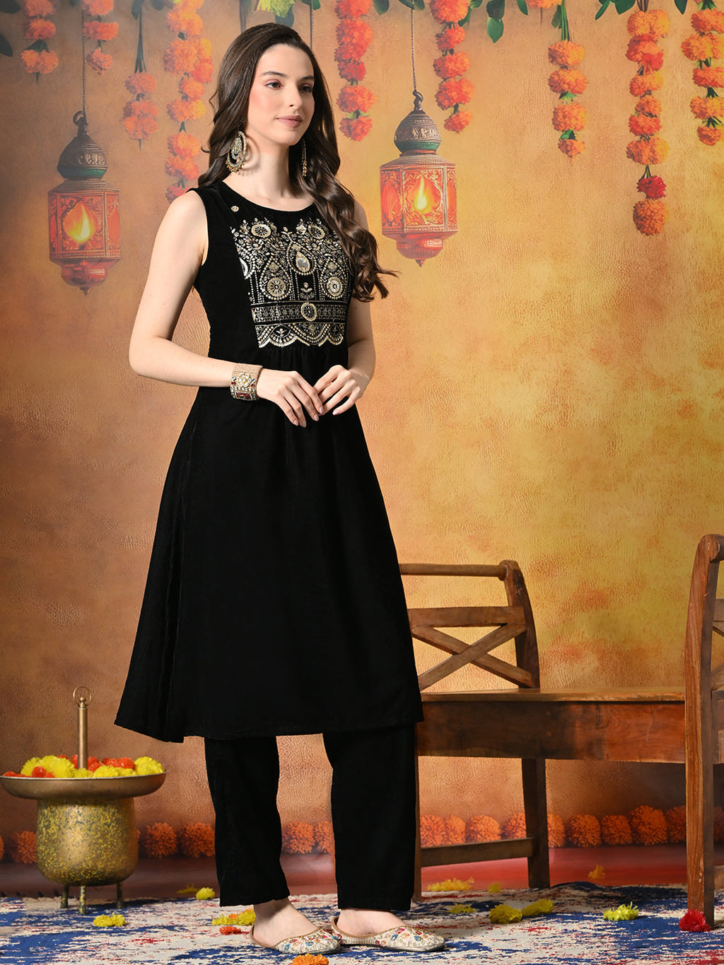 Myshka Women Black Velvet Embroidered Yoke Sleeveless Kurta Set - Distacart