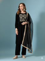 Myshka Women Black Velvet Embroidered Full Sleeve Kurta Set with Organza Dupatta - Distacart