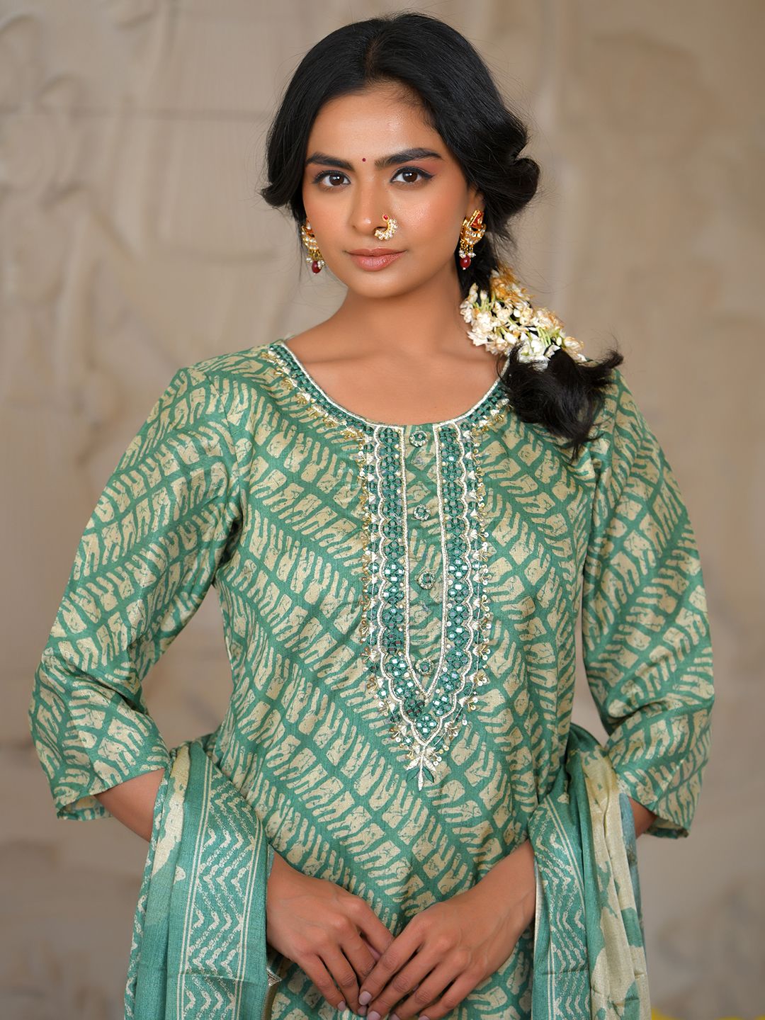 Vaasva Women's Dark Green Green Silk Digital Printed Suit Set