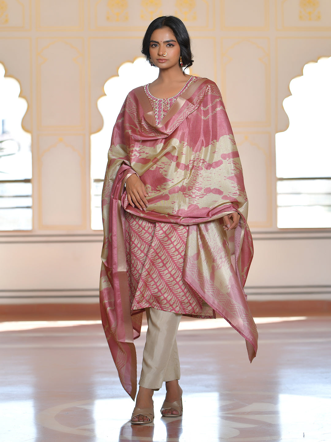 Vaasva Women's Pale Pink Silk Digital Printed Suit Set