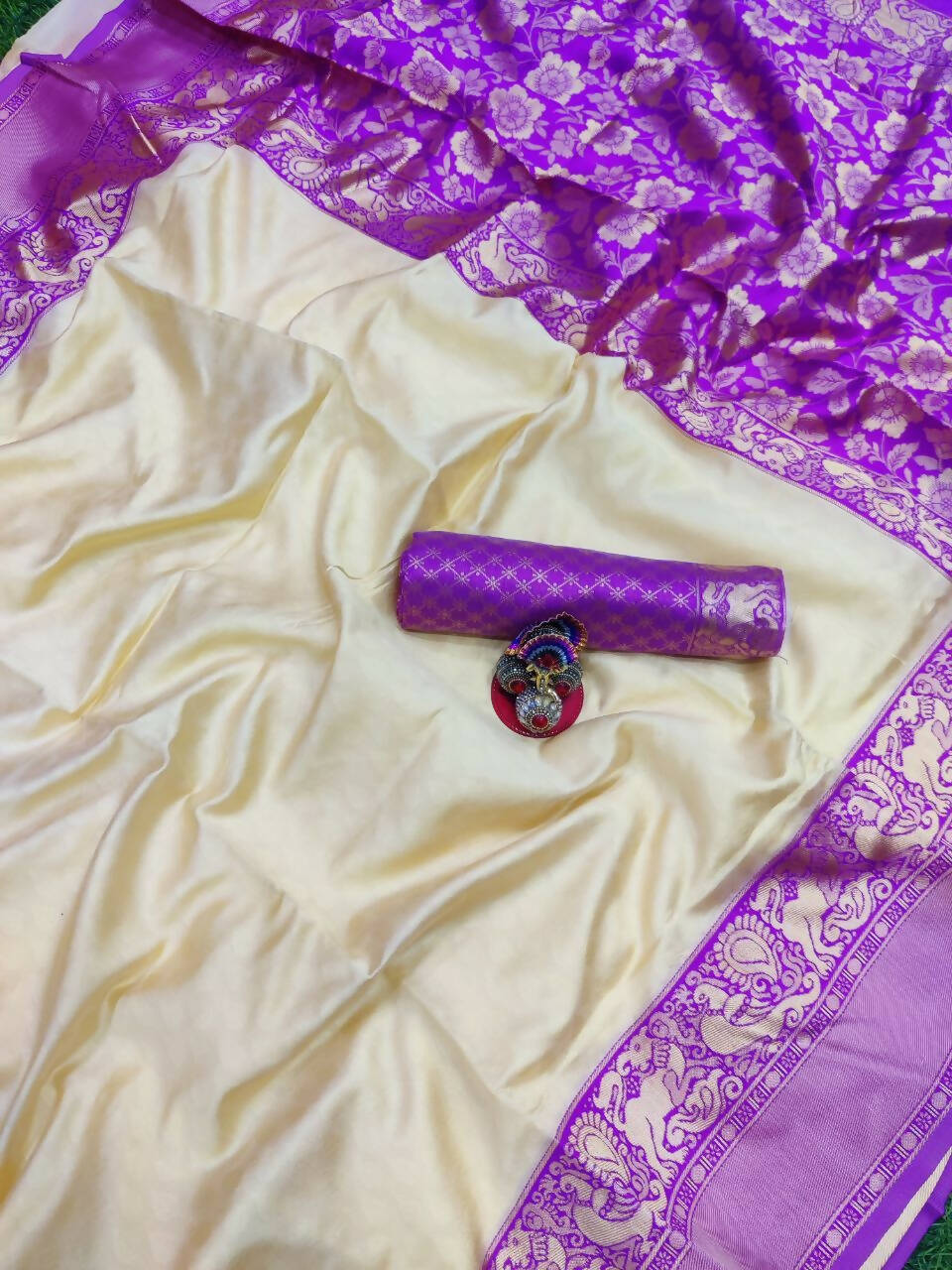 DEIANA'S Beautiful Designer Golden zari Soft Lichi Silk Saree - Cream