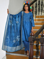 Vaasva Women's Indigo Muslin Digital Printed Suit Set