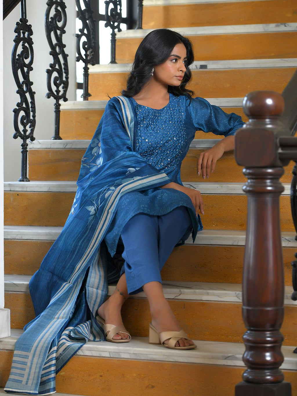 Vaasva Women's Indigo Muslin Digital Printed Suit Set