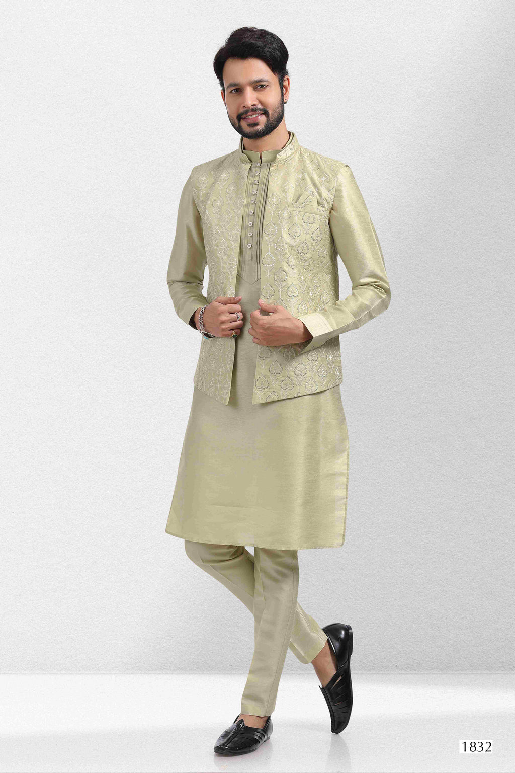 Raivat Ethnic Art Banarasi Silk Thread Work 3 Pics Jacket Set In Pista Green Colour