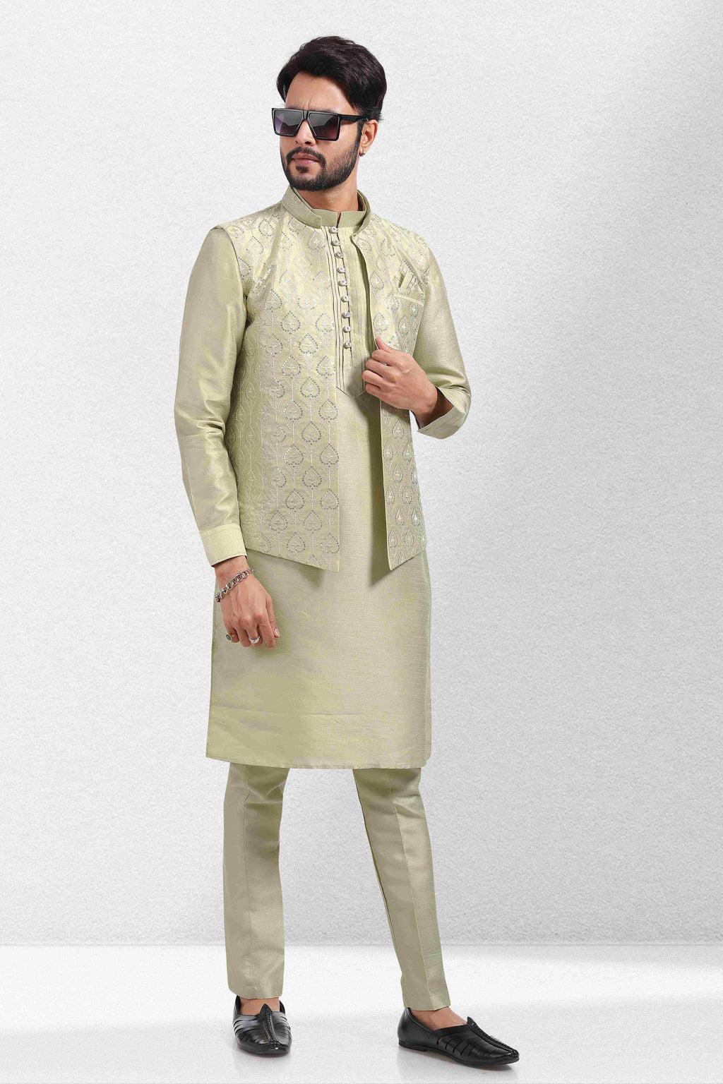 Raivat Ethnic Art Banarasi Silk Thread Work 3 Pics Jacket Set In Pista Green Colour