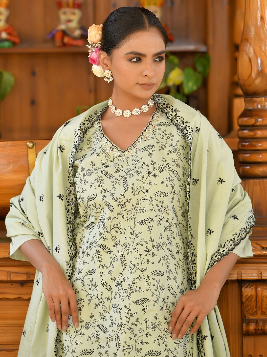 Vaasva Women's Cotton Solid Pista Embroidered Suit Set