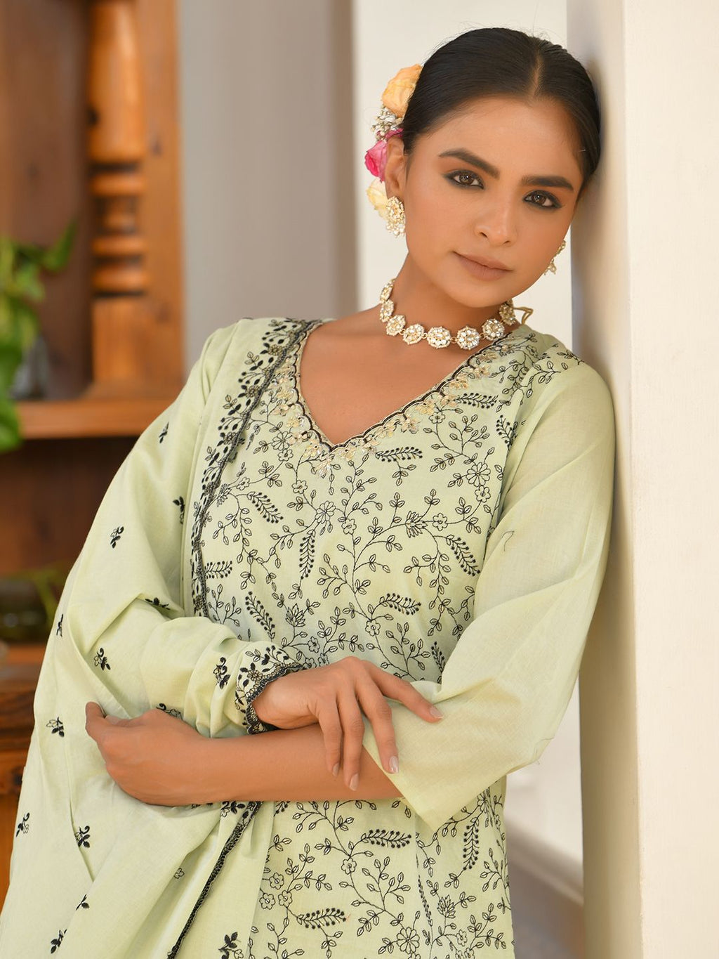 Vaasva Women's Cotton Solid Pista Embroidered Suit Set