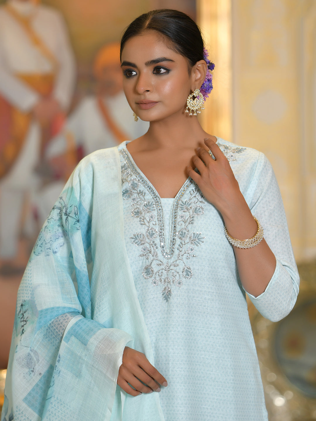 Vaasva Women's Blue Linen Suit Set With Printed Dupatta