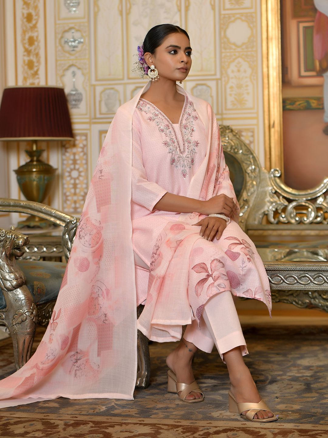 Vaasva Women's Pink Linen Suit Set With Printed Dupatta