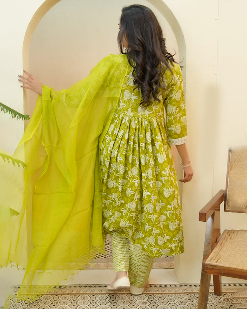 Vaasva Women Green Cotton Kurta With Cotton Pant & Dupatta