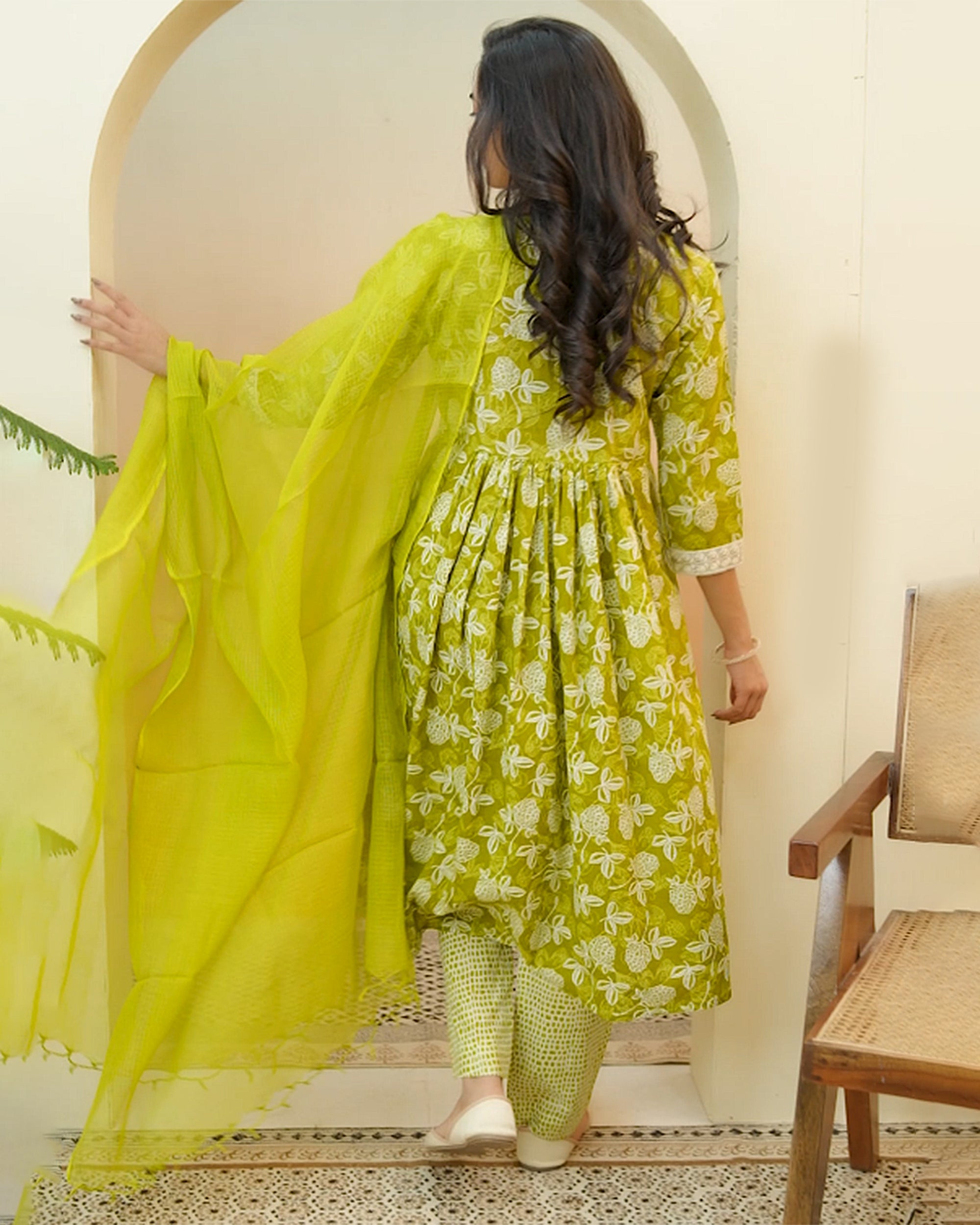 Vaasva Women Green Cotton Kurta With Cotton Pant & Dupatta