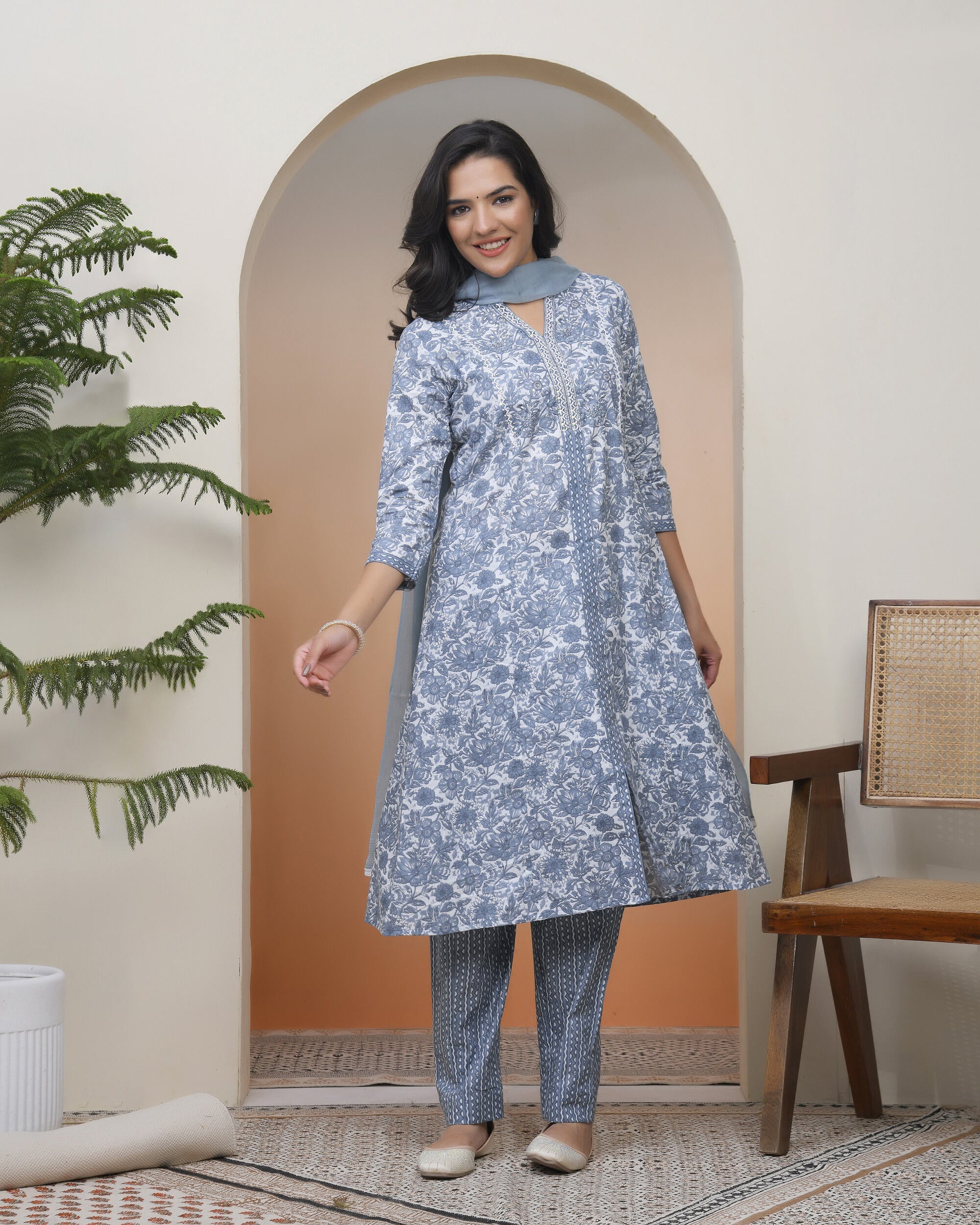 Vaasva Women Grey Panel Kurta With Cotton Pant & Dupatta - Distacart
