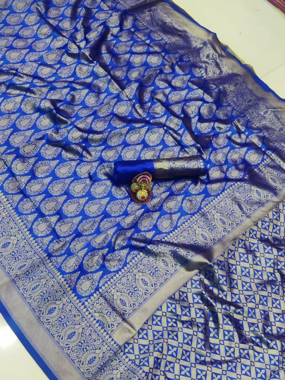 DEIANA'S Beautiful Designer Golden zari Soft Lichi Silk Saree - Blue