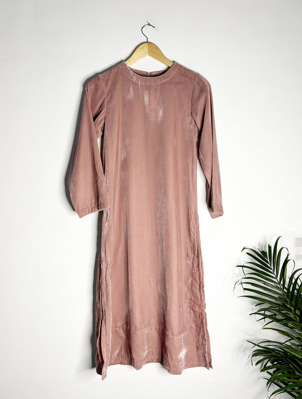 trueBrowns Light Pink Velvet High neck Kurta - Distacart
