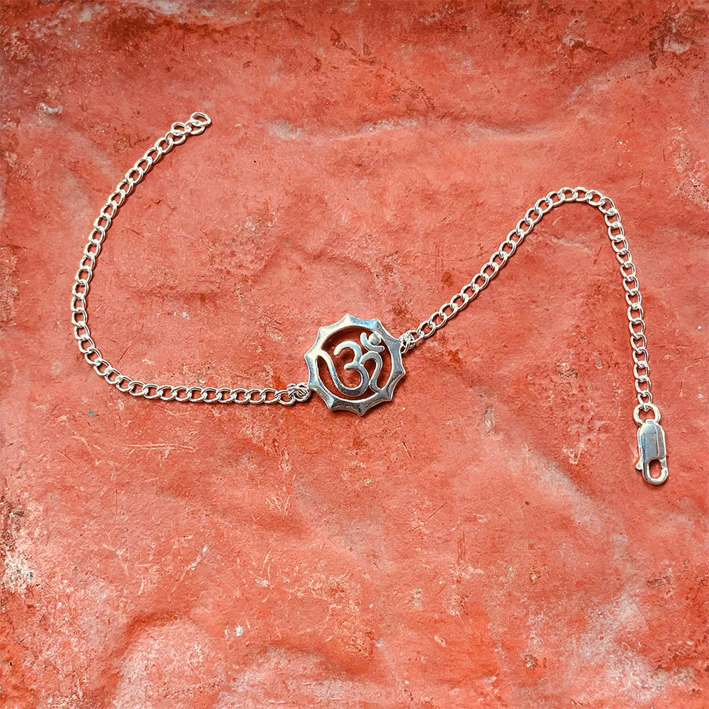 trueBrowns 925 Sterling Silver Embossed Om Silver Chain Rakhi - Distacart