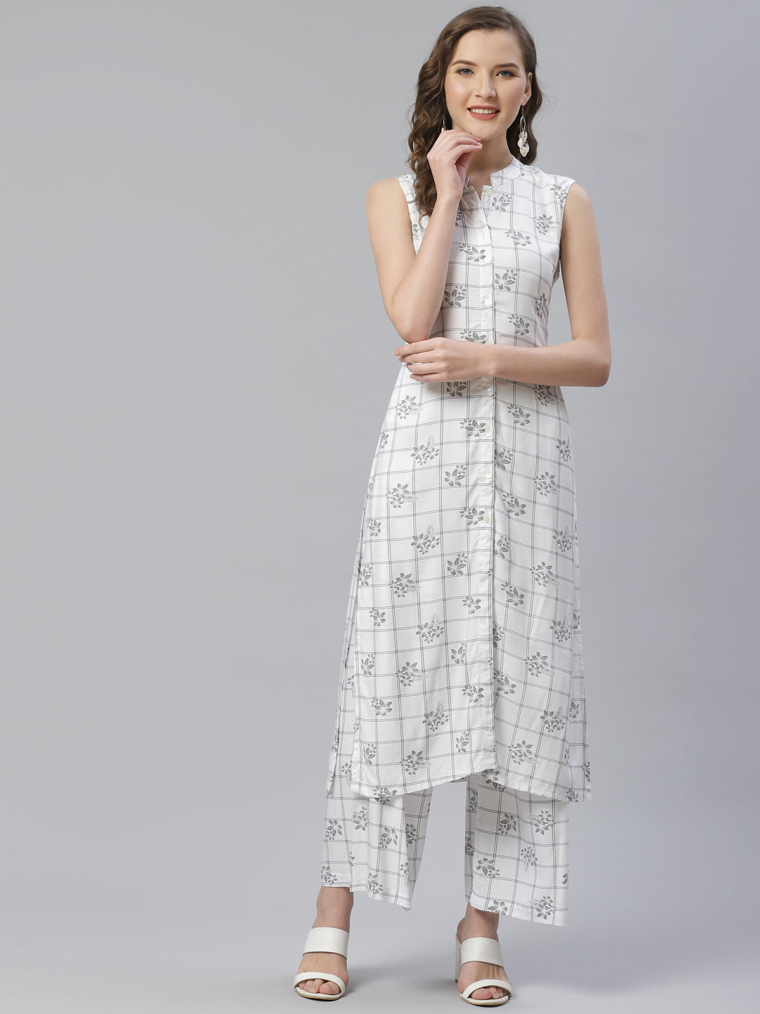 Jompers Women White & Black Floral Printed Kurta with Palazzos - Distacart