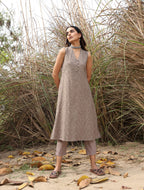 trueBrowns Grey Cotton Embroidered S/L Kurta Set - Distacart