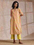 trueBrowns Lime Pink Zig-Zag Lines Print Cotton Kurta Pant Set | Relove - Distacart