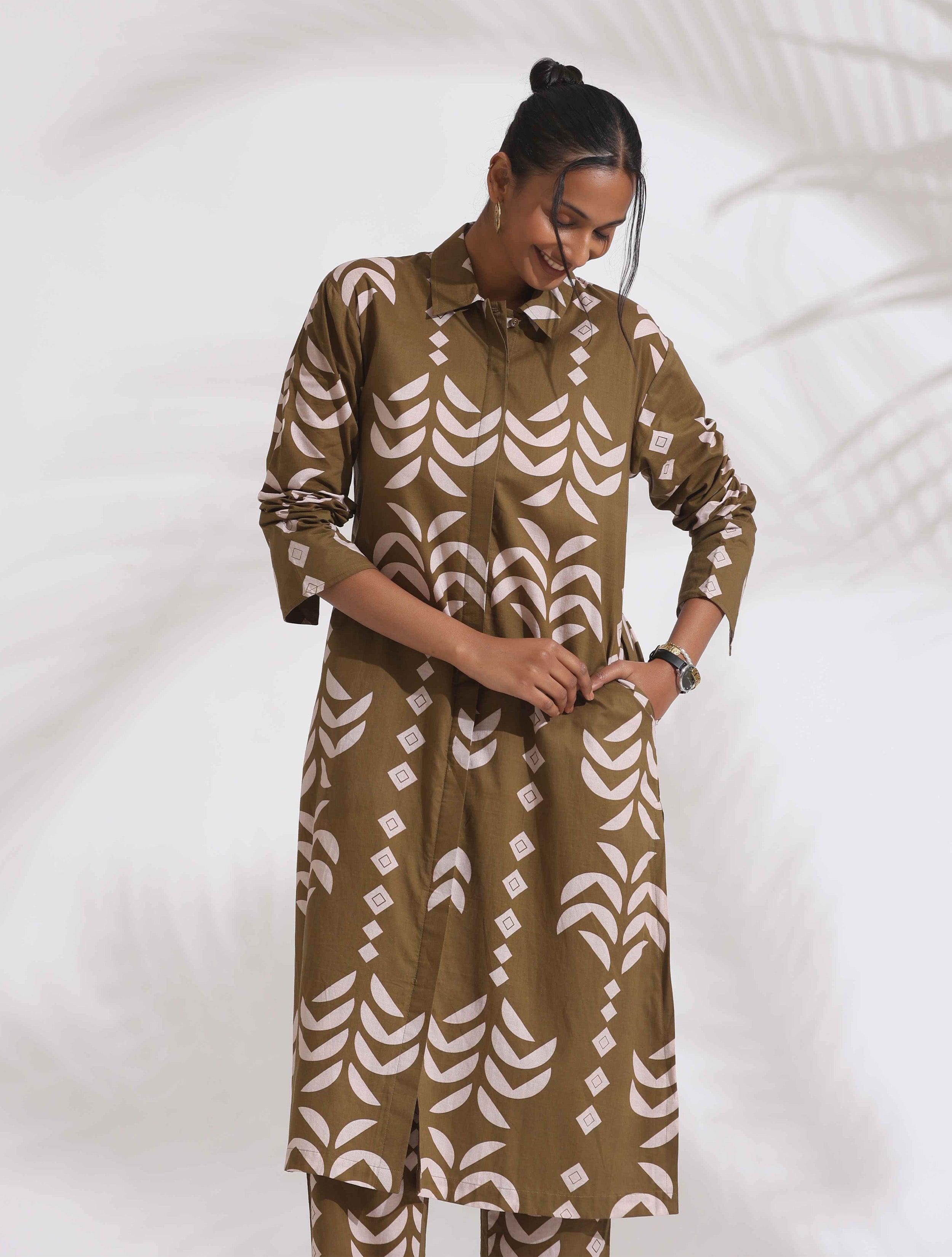 trueBrowns Olive Green Cotton Stripe Print Shirt Kurta Set - Distacart