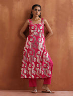 trueBrowns Pink Metallic Straight Kurta Set - Distacart