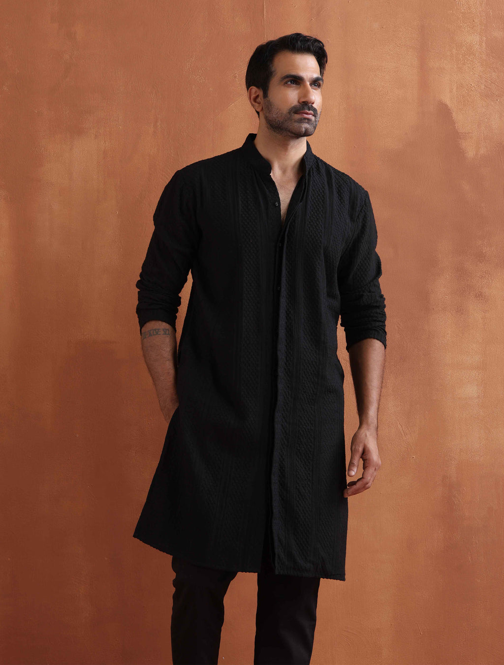 trueBrowns Men's Black Textured Cotton Dobby Front Open Kurta