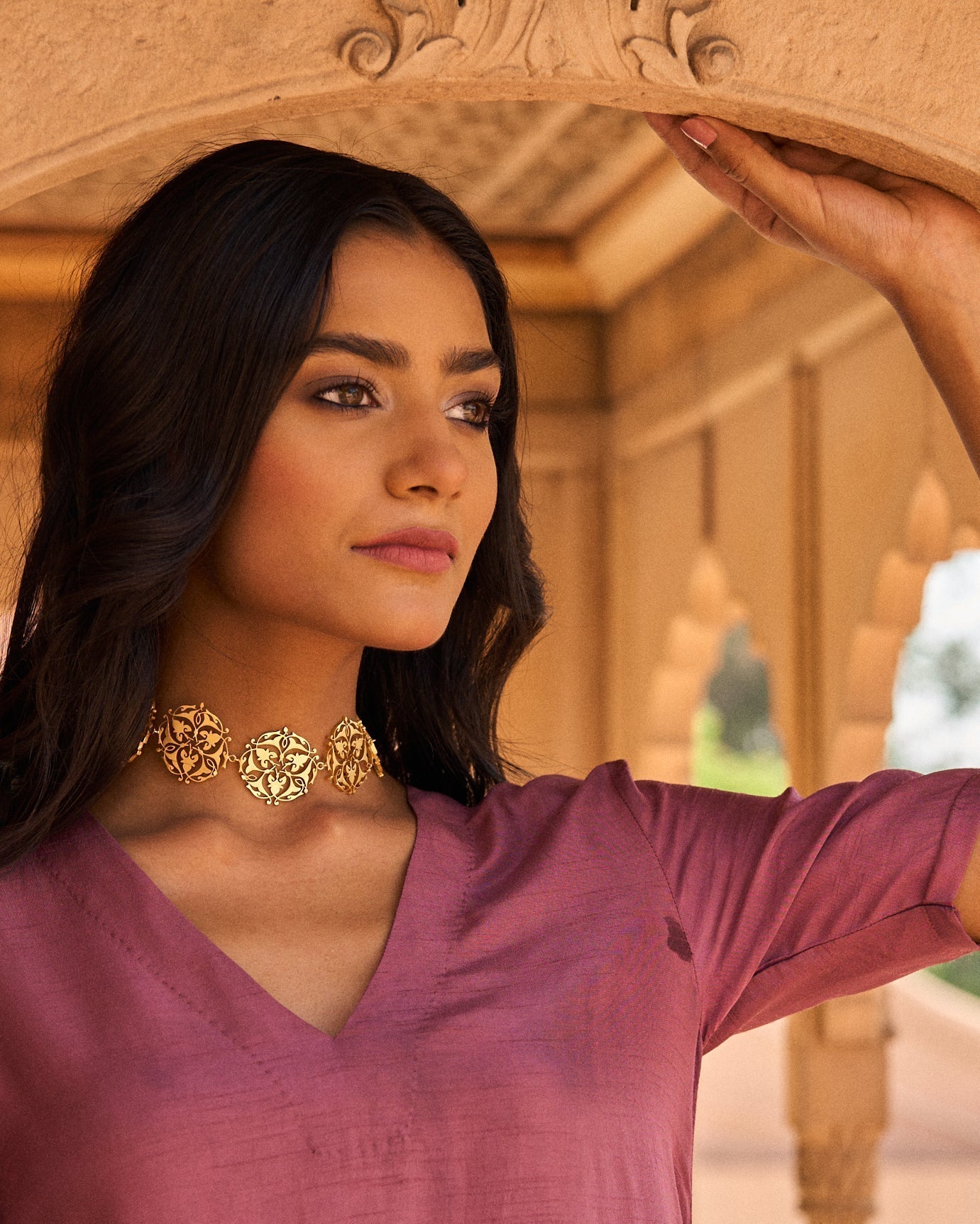 trueBrowns Gold-Polished Leaf Choker