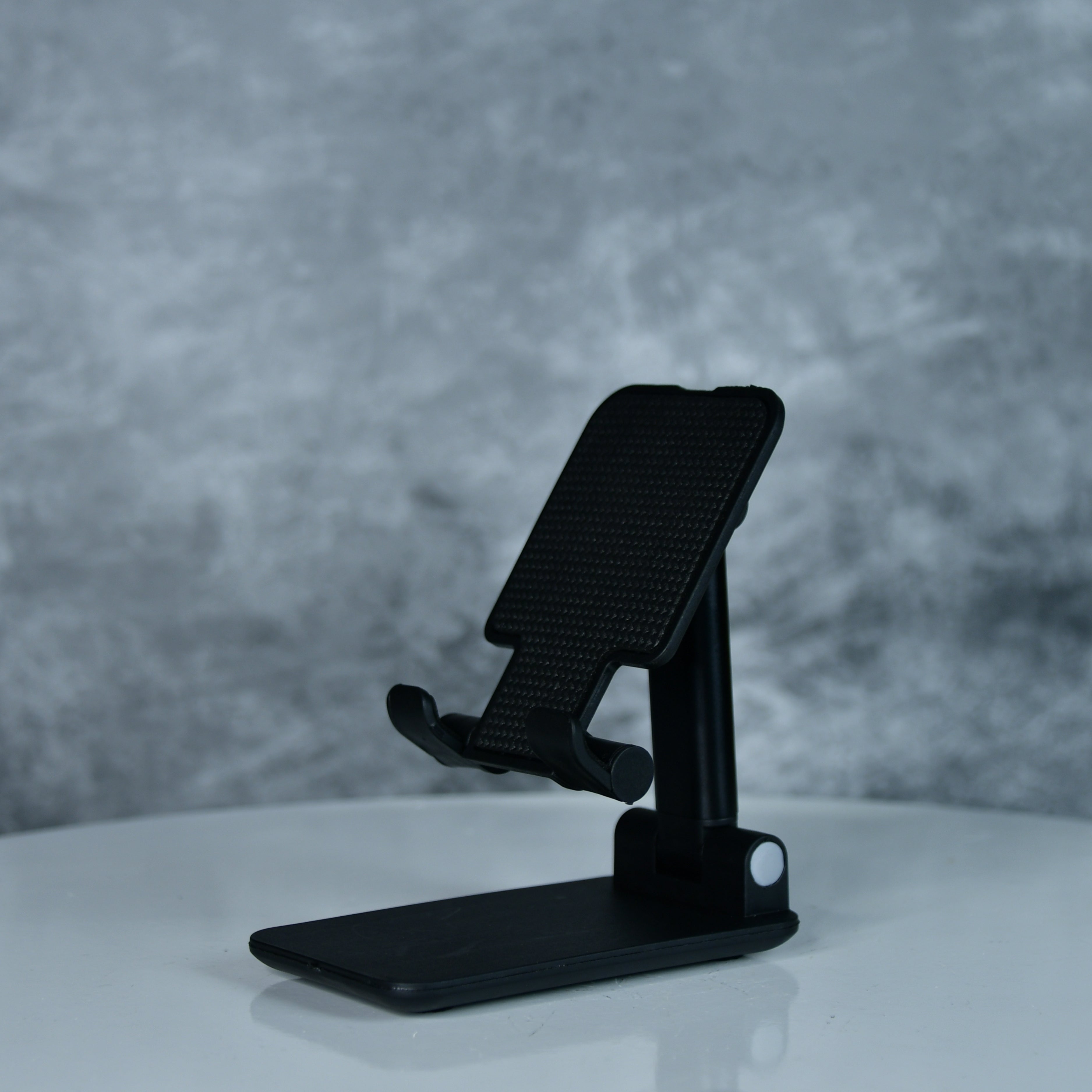 Sowpeace Stylish Adjustable Phone Holder for Modern Living - Distacart