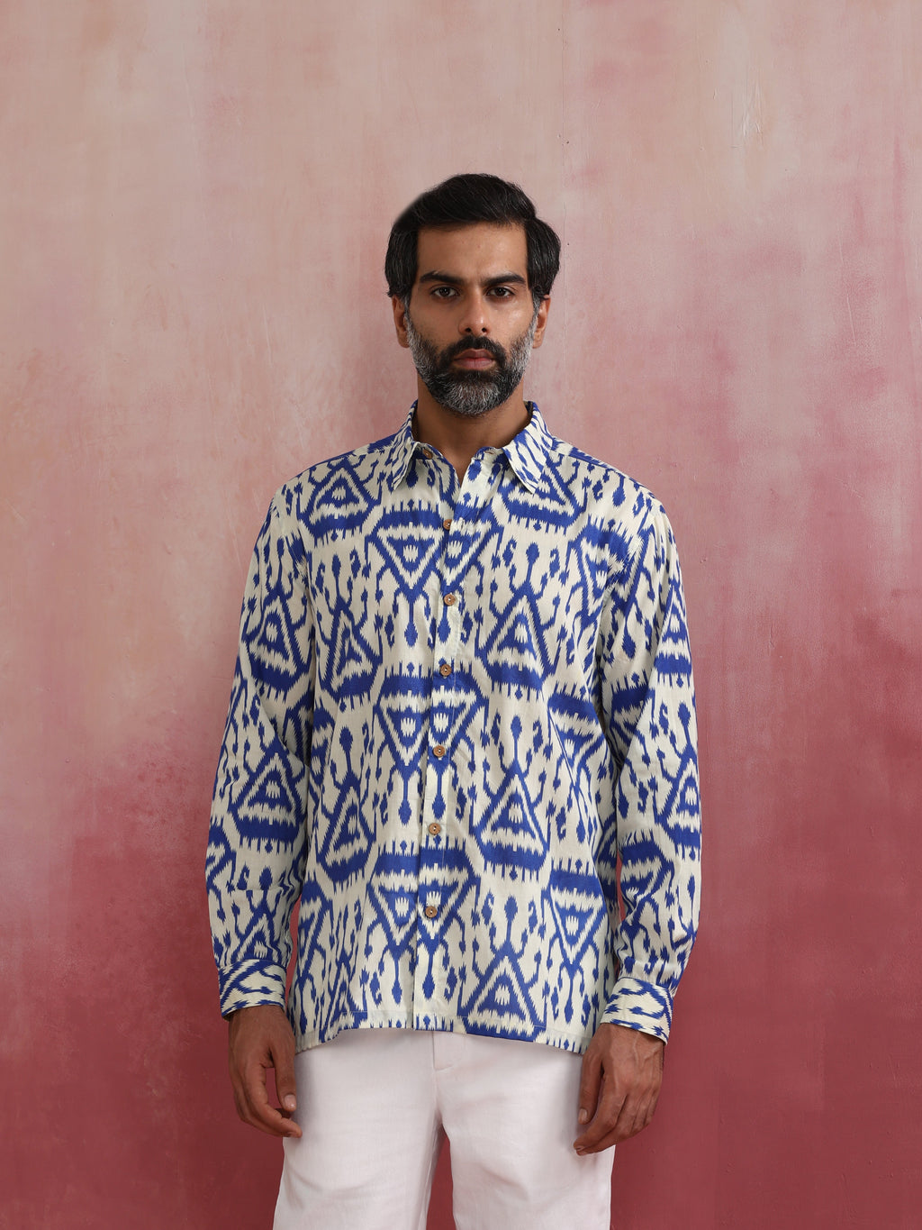 trueBrowns Men's Blue Ikat Print Cambric Shirt