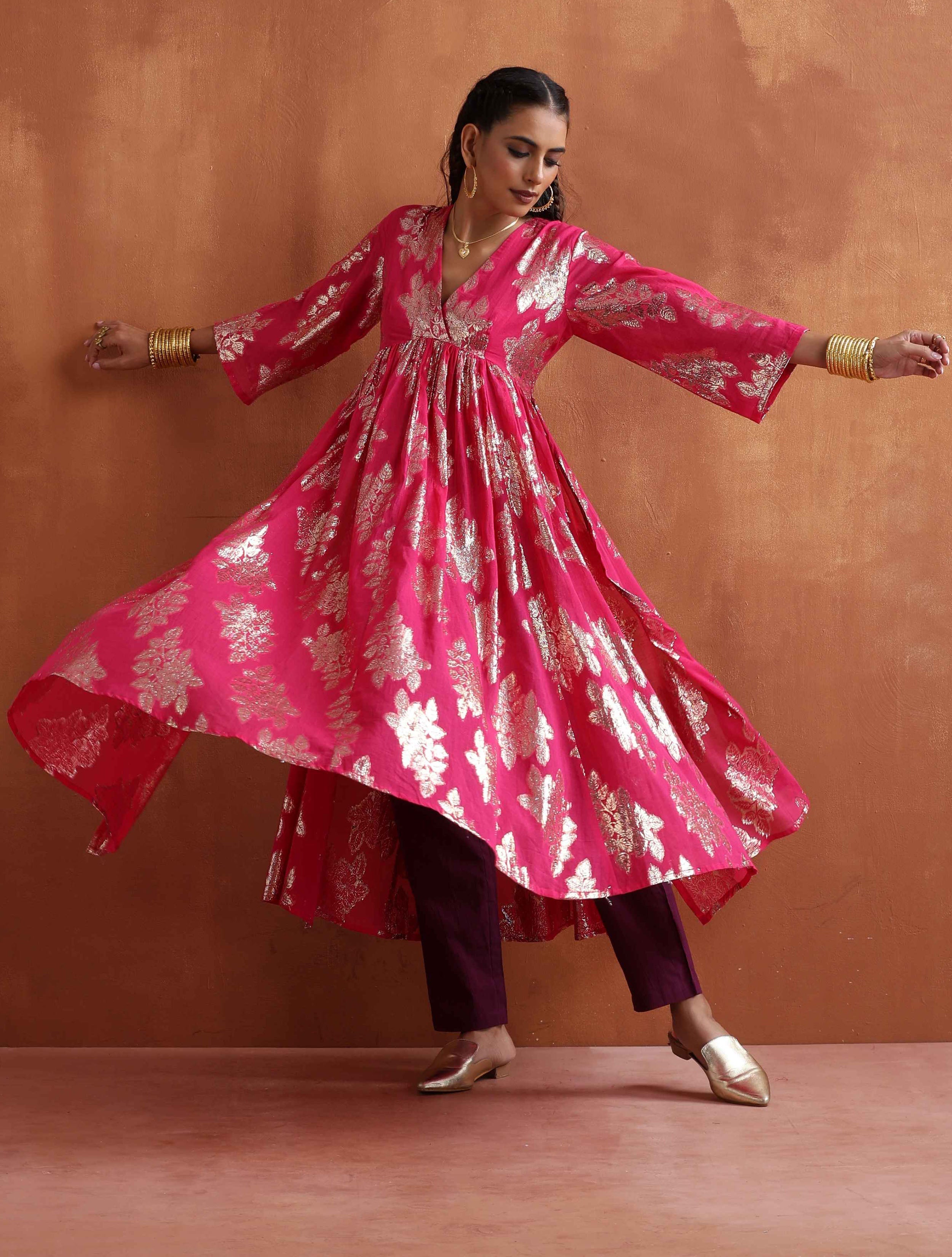trueBrowns Pink Metallic Flared Anarkali Kurta Set - Distacart